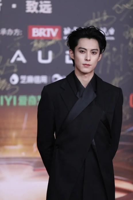 泫雅晕倒敲响警钟，健康审美亟待回归