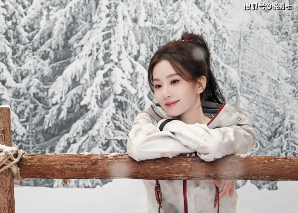 黄晓明“去油”赵丽颖“卸甜”：《小城大事》凭“不完美CP”杀疯收视榜