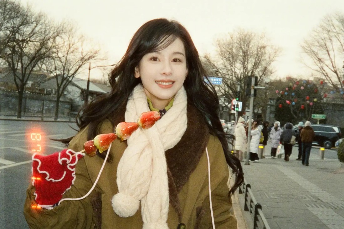 杨幂米兰看秀引争议：座驾、座位与待遇风波