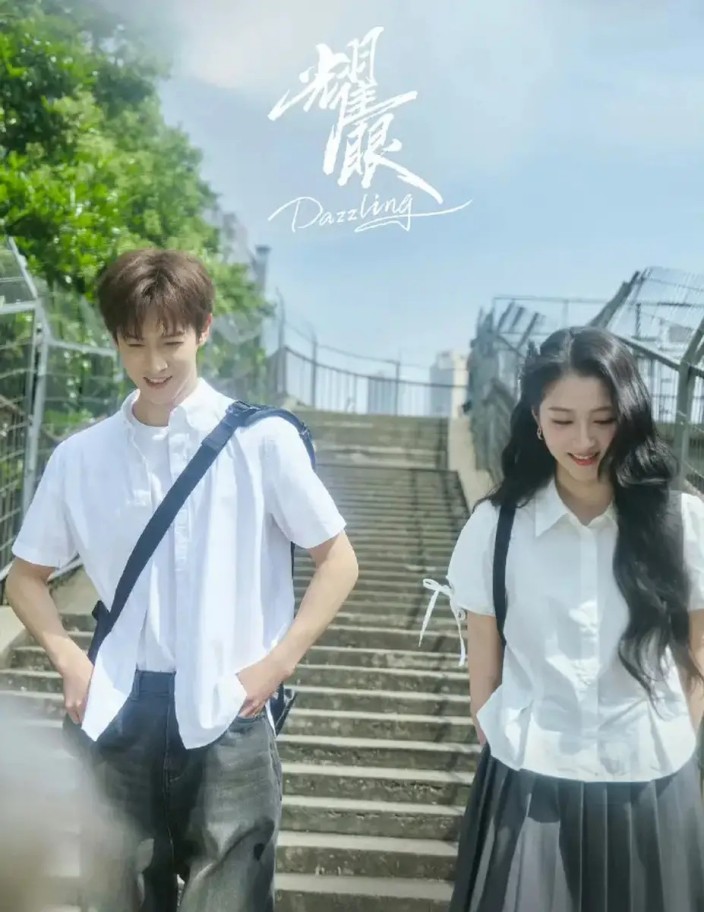 48岁肖央近况曝光！娶博士圈外妻子零绯闻，宠妻宠女活成人生赢家